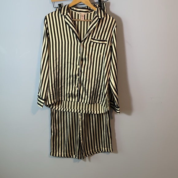 Victoria's Secret satin glazed Black and Cream Striped pajama set xs - Picture 1 of 10